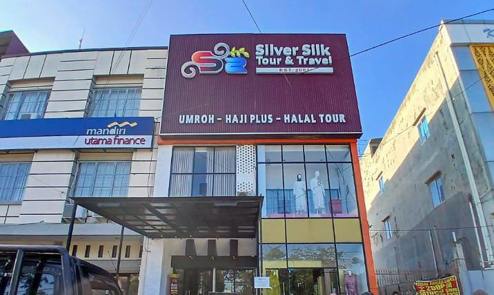 Bangunan kantor Silver Silk tour and travel baru di Jalan Arifin Ahmad, Jumat (5/7/2024).