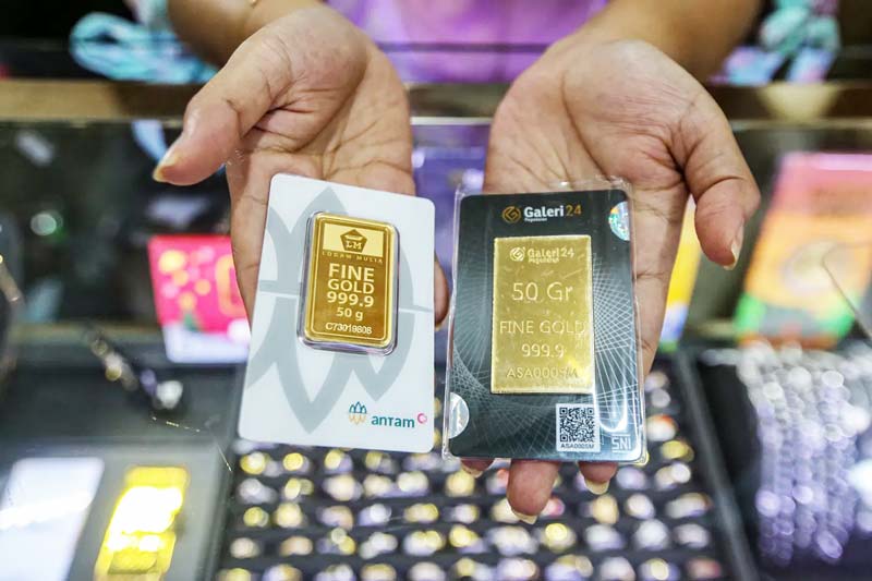 Harga emas Antam keluaran logam mulia PT Aneka Tambang Tbk tercatat naik sebesar Rp5.000 menjadi Rp1.383.000 per gram hari ini, Jumat (5/7/2024).