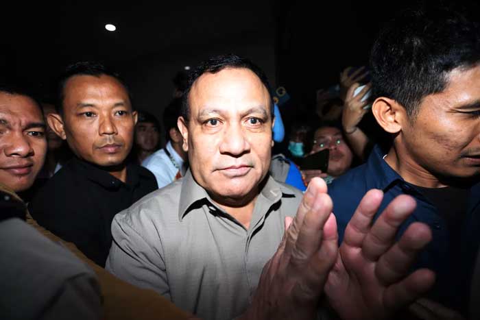 Ketua KPK nonaktif Firli Bahuri usai menjalani pemeriksaan di gedung Bareskrim Polri, Jakarta, Rabu (27/12/2023).