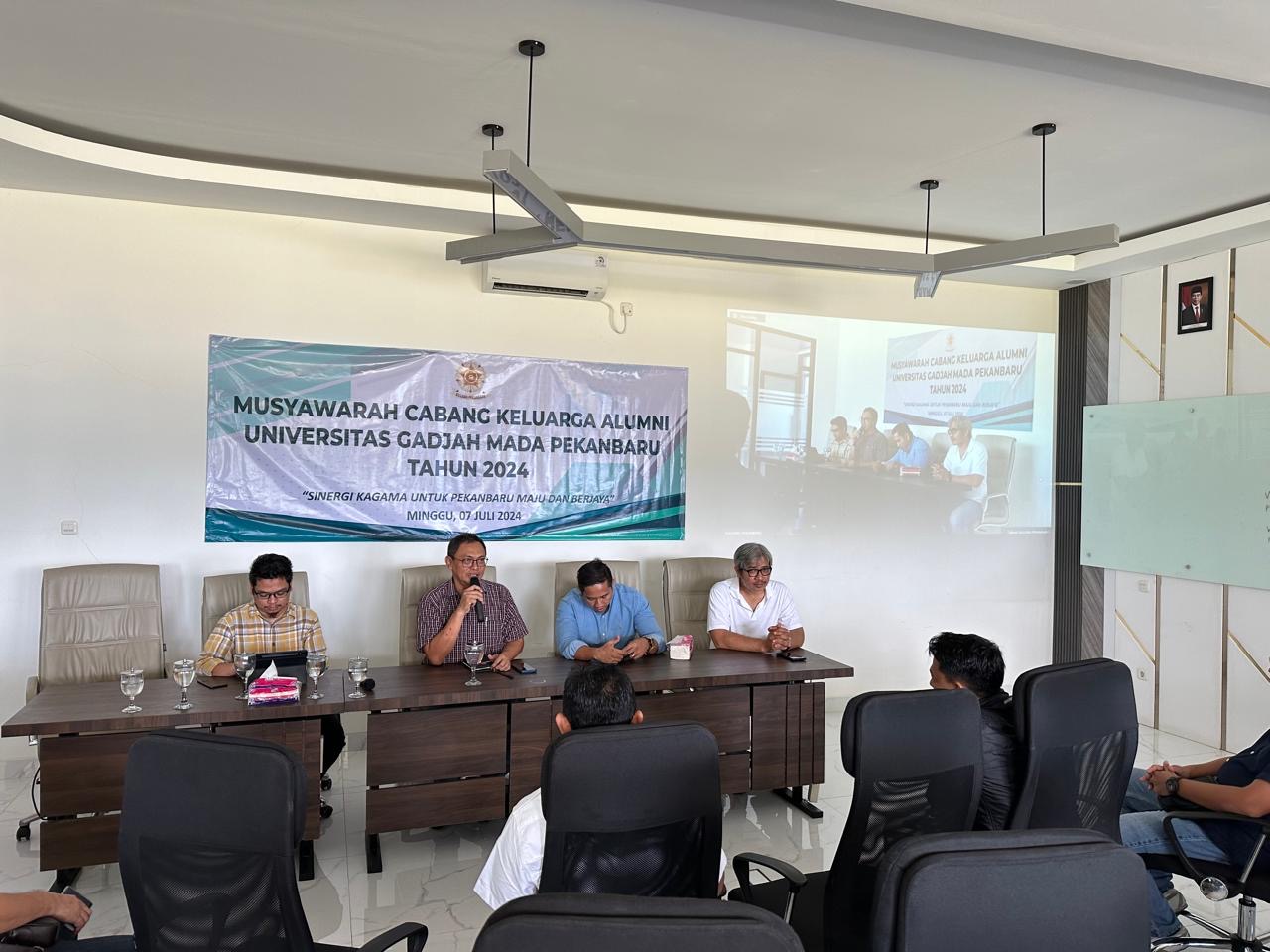 Suasana Musca Kagama Pekanbaru di Kantor PDAM Tirta Madani, Pekanbaru, Ahad (7/7/2024).