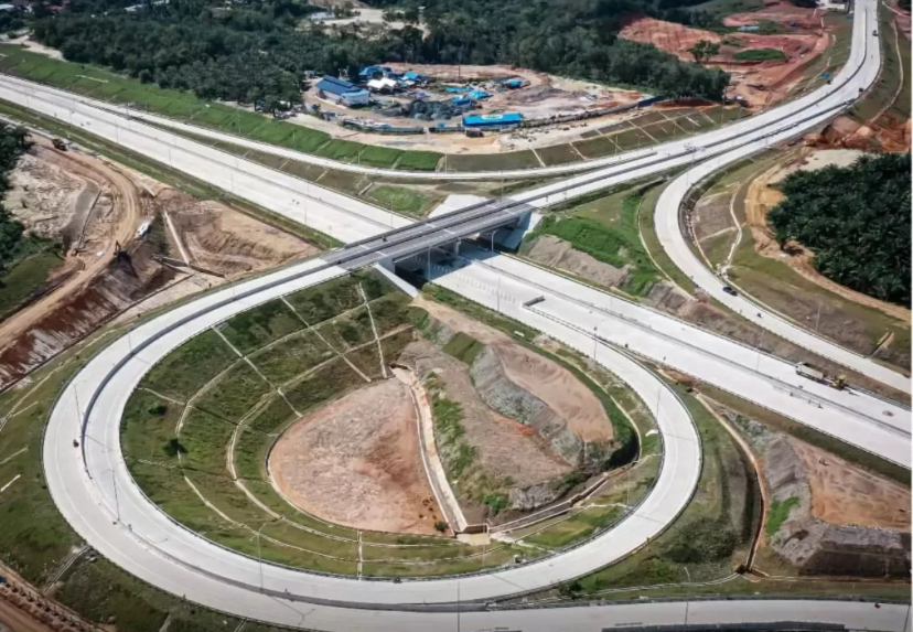 Ruas Tol Pekanbaru-Bangkinang yang telah selesai dibangun.