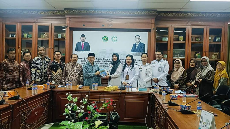 Tim Kanwil Kemenkumham Riau mengunjungi UIN Suska Riau dalam kegiatan penyuluhan hukum sekaligus koordinasi&nbsp;percepatan pengintegrasian JDIHN, Rabu (10/7/2024).