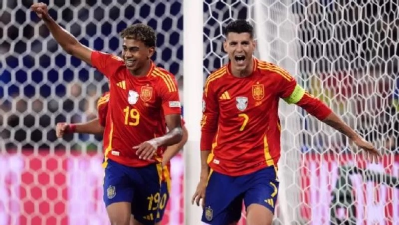 Penyerang Timnas Spanyol Alvaro Morata (kanan) dan Lamine Yamal bakal mendapat tantangan serius dari Prancis pada semifinal UEFA Nations League.