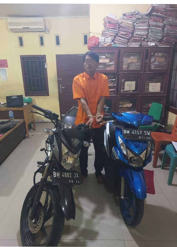 Jajaran Polsek Tambang meringkus EN warga Desa Kualu, Kecamatan Tambang, karena terbukti melakukan pencurian dua sepeda motor di Desa Tarai Bangun, Kecamatan Tambang,