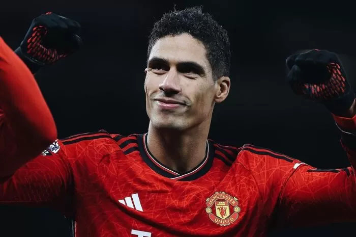 Raphael Varane makin dekat ke Como 1907 untuk perkuat tim milik orang Indonesia di Serie A.