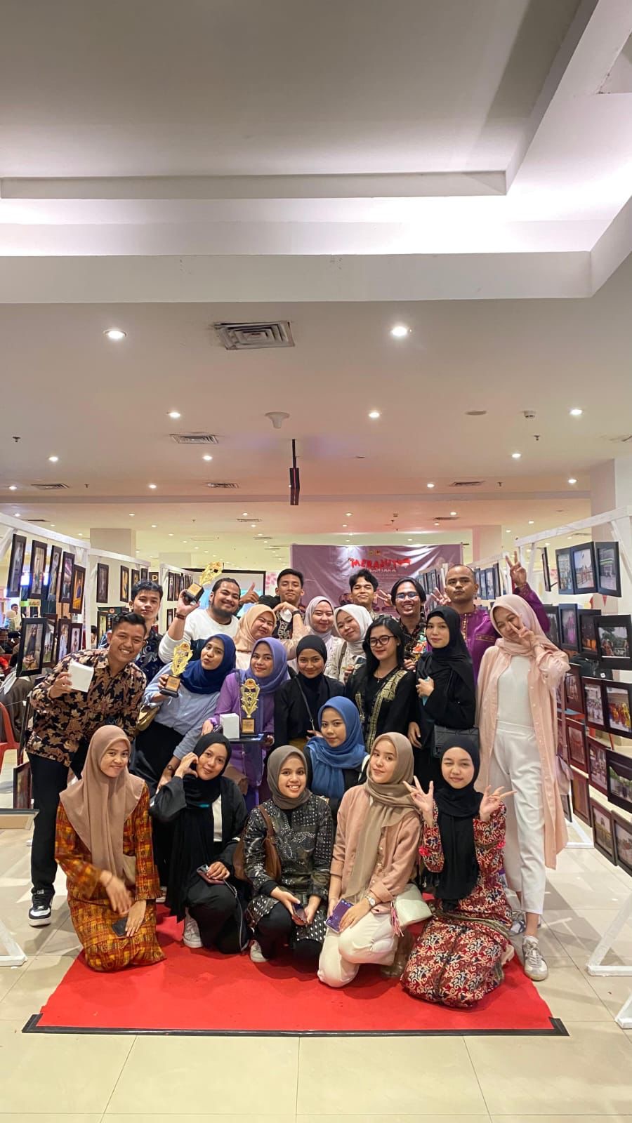 Mahasiswa Reguler B mendapatkan tiga penghargaan Foto Terbaik dalam Pameran Foto