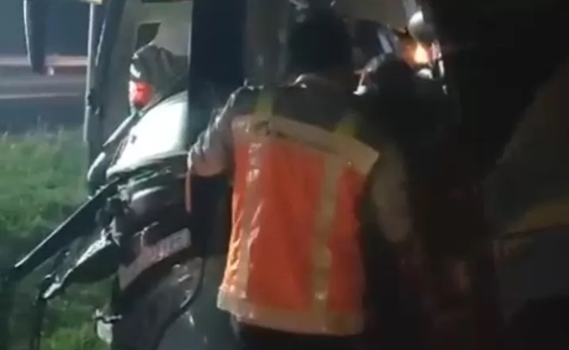 Kecelakaan rombongan bus dosen Universitas Pamulang (Unpam), Tangerang Selatan (Tangsel), menelan korban. Pihak kepolisian memastikan korban adalah salah satu dosen.
