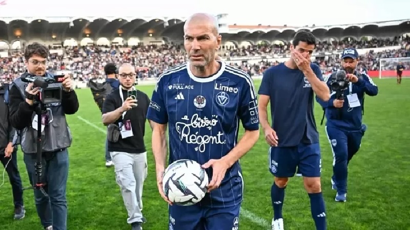 Zinedine Zidane bermain di Bordeaux pada 14 Mei 2024.