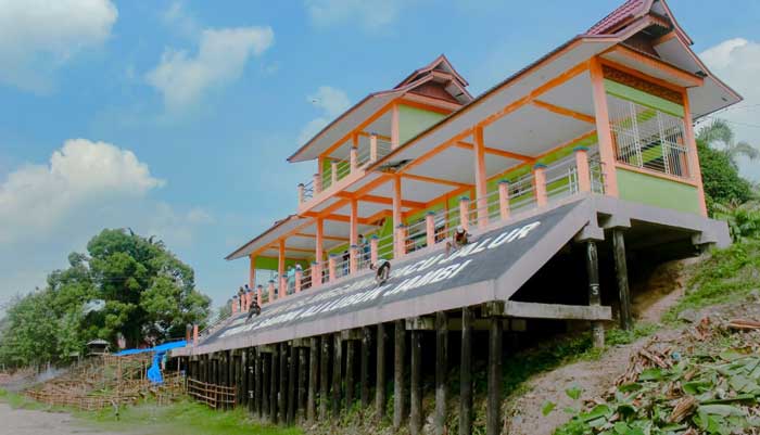 Gelanggang Tepian Saidina Ali, Kecamatan Kuantan Mudik saat ini sedang dilakukan pembenahan.