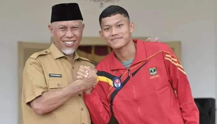 Gubernur Sumbar Mahyeldi bersama Ikram Alghifari.