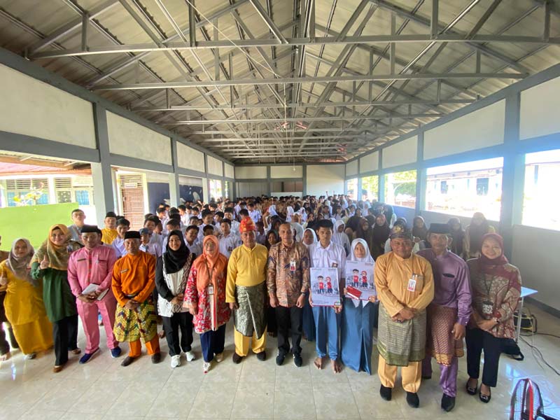 Foto bersama SMKN 1 Bengkalis dan tim BRK Syariah, usai sosialisasi Tabungan Simpel.