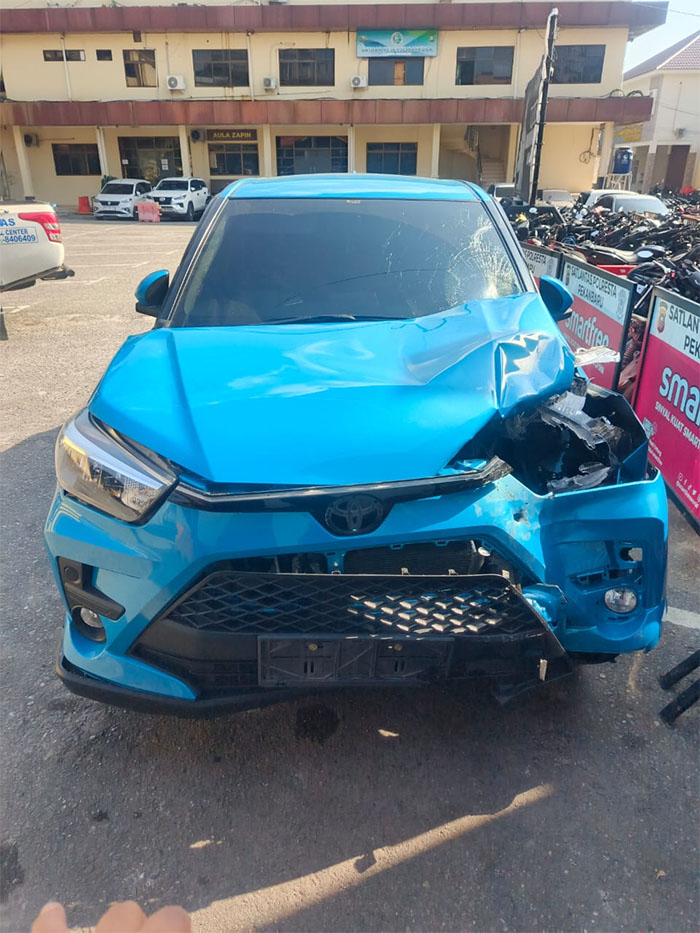 Mobil yang dikendari MP ditahan di Mapolresta Pekanbaru, Sabtu (3/8/2024).