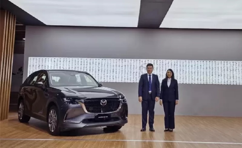 Peluncuran Mazda CX-60 Pro di GIIAS 2024.