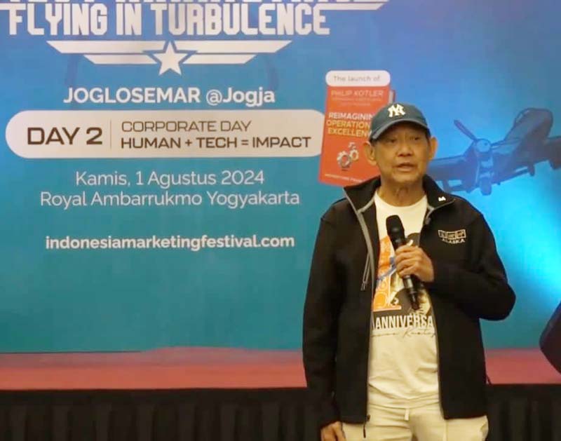 Founder and Chair of MCorp, Hermawan Kartajaya, saat memberikan kata sambutan dalam acara Indonesia Marketing Festival (IMF) yang digelar di Yogyakarta, belum lama ini.