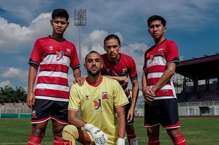 Madura United gagal memaksimalkan keunggulan jumlah pemain kontra Malut United saat bermain imbang 1-1. )