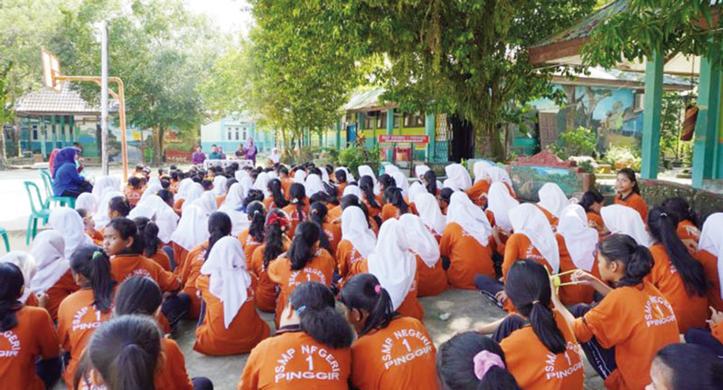 Forum Pembaruan Kebangsaan (FPK) Lembaga Kerukunan Keluarga Masyarakat Dumai (LKKMD), menggelar seminar pendidikan politik bagi pemilih pemula di gedung Sri Bunga Tanjung, Dumai, Sabtu (10/8/2024).