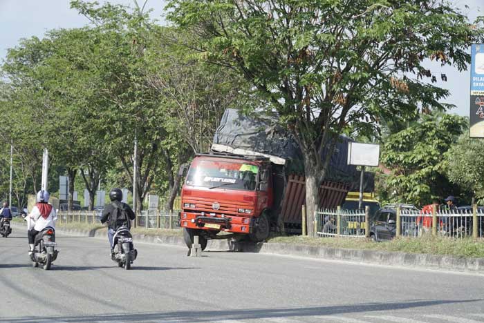 Truk berat yang