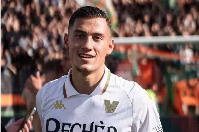 Jay Idzes mencetak gol bagi Venezia, meski gagal membawa timnya menang atas Brescia di putaran pertama Coppa Italia.