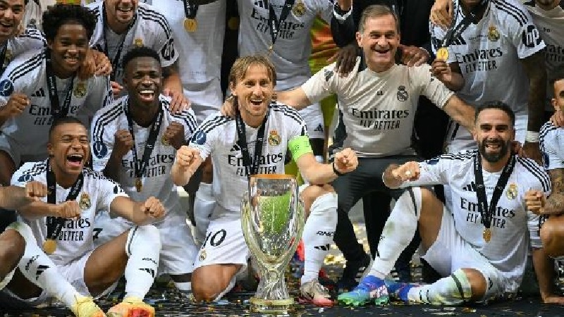 Real Madrid menjuarai Piala Super Eropa setelah mengalahkan juara Liga Europa, Atalanta 2-0 di Warsawa, Kamis (15/8/2024) dini hari WIB.