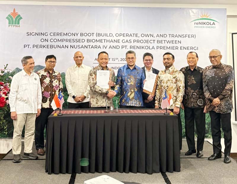 Pihak PTPN IV PalmCo foto bersama dengan PT RPE yang merupakan grup Perusahaan EBT Renikola Malaysia usai menandatangani perjanjian, Kamis (15/8/2024).