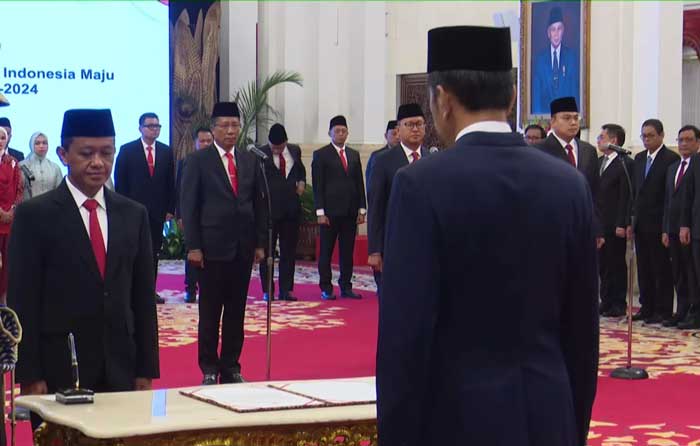 Bahlil Lahadalia dilantik sebagai Menteri ESDM di Istana Negara Jakarta, Senin (19/8/2024).