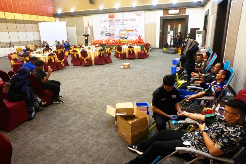 Grand Suka Hotel mengadakan kegiatan bakti sosial donor darah bekerja sama dengan Palang Merah Indonesia (PMI) Kota Pekanbaru, Selasa (20/8/2024).
