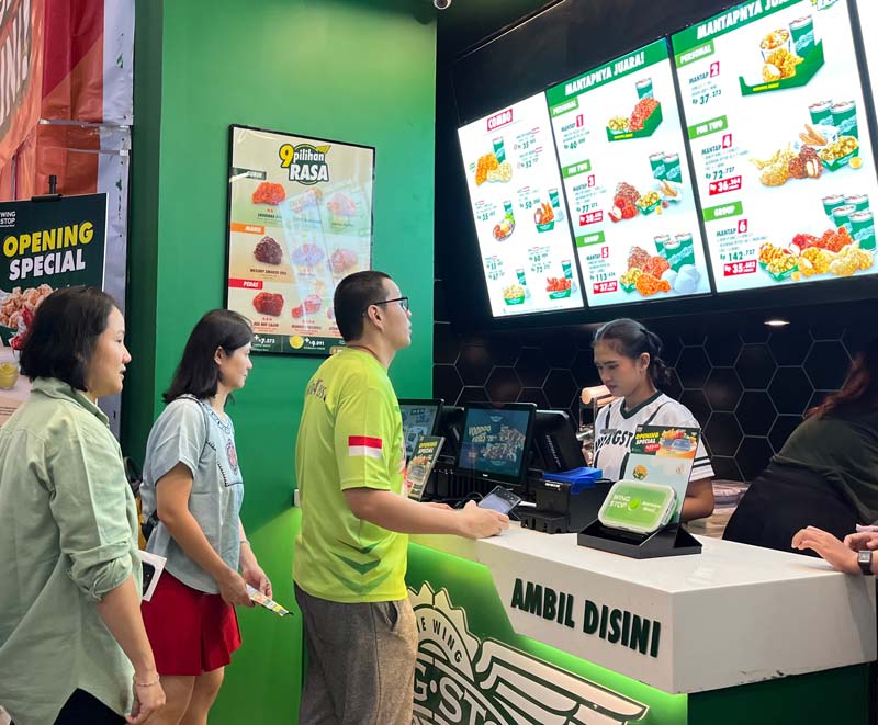 Wingstop hadirkan gerai baru yang merupakan gerai kedua di Pekanbaru, yakni di lantai 3 Living World Pekanbaru yang dibuka mulai dari Jumat (23/8/2024).