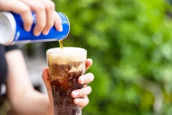 Minuman bersoda.