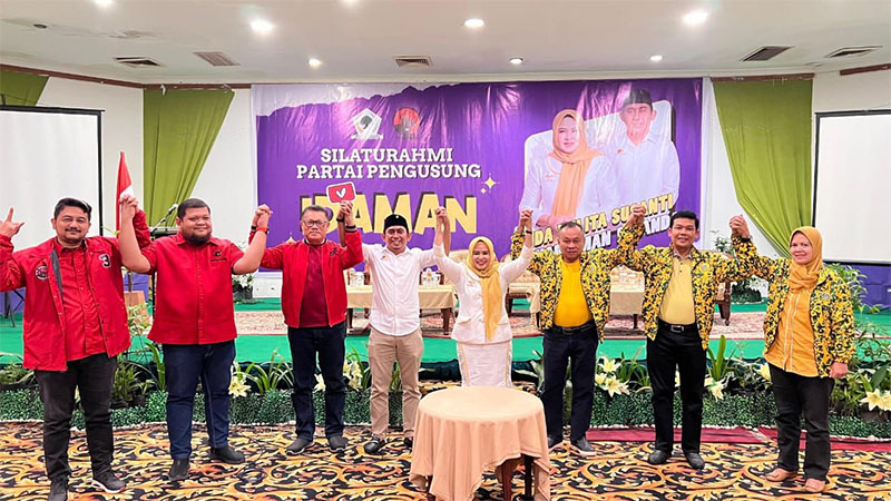 Balon Wako dan Wawako Pekanbaru Ida Yulita-Kharisman berfoto bersama pimpinan dan pengurus Partai Golkar dan PDIP, Ahad (25/8/2024).