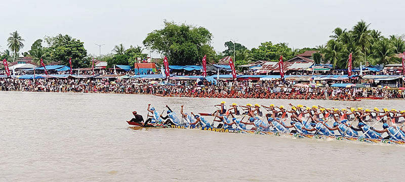 Dua jalur berpacu di Tepian Narosa Telukkuantan di hari terakhir, Ahad (25/8/2024).