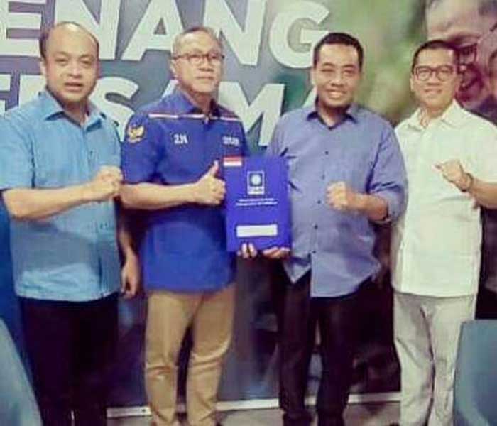 Bakal Calon Bupati Rohul H Erizal resmi diusung dari PAN dan Partai Buruh dengan menerima SK B1-KWK dari Ketum DPP PAN H Zulkifli Hasan.