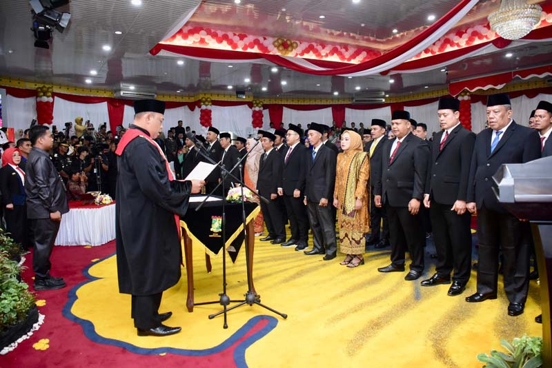 Pelantikan anggota DPRD Pelalawan di Gedung Daerah Datuk Laksamana Mangku Diraja Pangkalankerinci, Pelalawan.