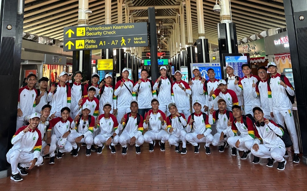 Tim cabang olahraga (cabor) sepakbola kontingen Riau bertolak ke Aceh, Kamis (29/8/2024) dari Bandara Soekarno-Hatta, Tanggerang, Banten.