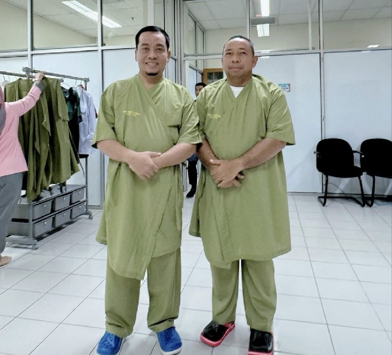 Bapaslon Erizal-Rusli (Berseri) usai jalani pemeriksaan kesehatan jasmani dan bebas penyalahgunaan Napza di RSUD Arifin Achmad Pekanbaru.
