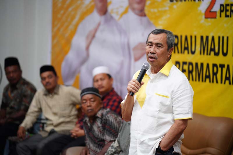 Bacalon Gubri Syamsuar berpidato saat silaturahmi dengan lintas suku dan agama di Duri, Bengkalis, Rabu (4/9/2024).