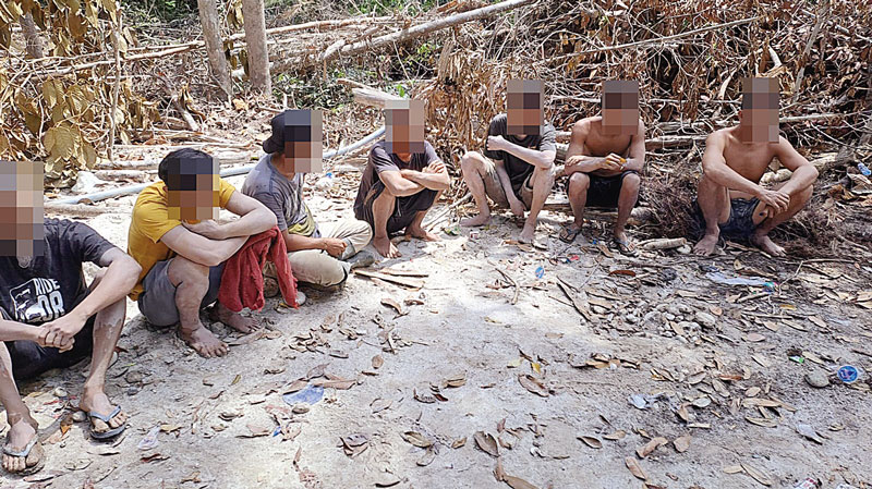 ujuh pelaku penambangan emas ilegal di kawasan hutan larangan di Desa Jake, Kecamatan Kuantan Tengah, Kuansing diamankan, Kamis (5/9/2024).
