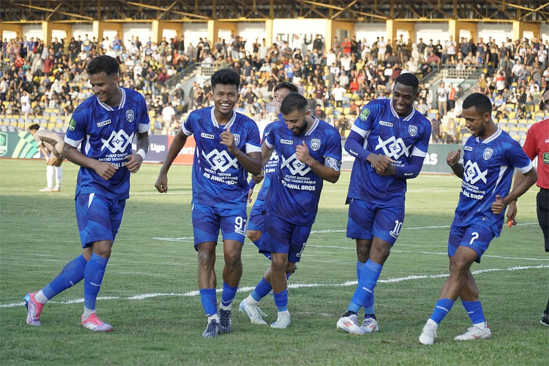 Pemain PSPS Pekanbaru berselebrasi usai mencetak gol ke gawang Persikabo 1973, di Stadion Kaharudin Nasution Rumbai, Sabtu (7/9/2024).