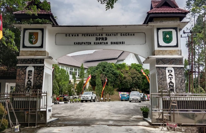 Besok 35 orang anggota DPRD Kuansing akan dilantik, sejumlah tokoh Kuansing, memberikan ucapan selamat, saran dan masukan terhadap anggota dewan baru
