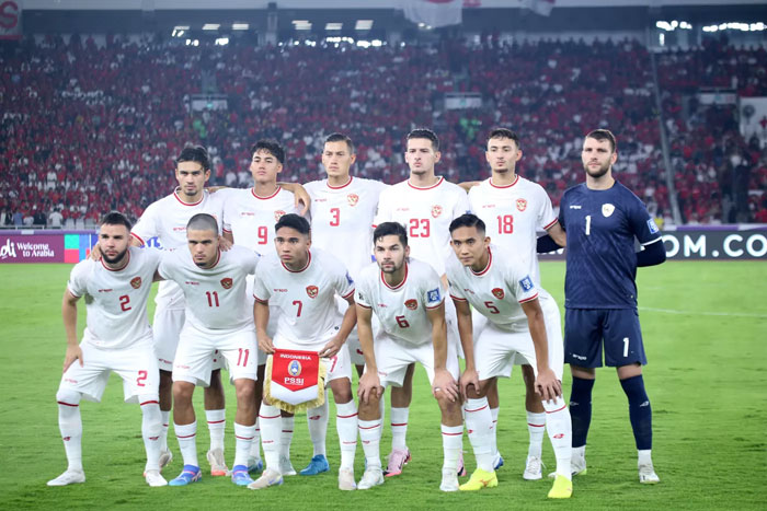 Pesepak bola Timnas Indonesia berfoto sebelum melawan Timnas Australia dalam pertandingan Grup C putaran ketiga Kualifikasi Piala Dunia 2026 Zona Asia.
