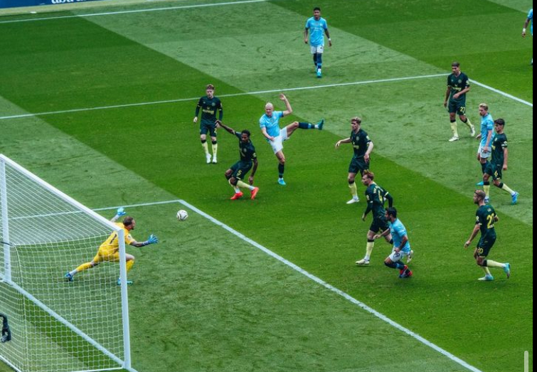 Man City vs Brentford dalan lanjutan Premier League berhasil dimenangkan tuan rumah 2-1 di Etihad Stadion, Sabtu (15/7/2024).