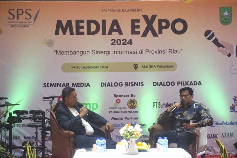 Corporate Secretary PT BSP Ardian Ardi (kanan) menjadi narasumber saat diskusi bisnis yang ditaja oleh SPS Riau, Ahad (15/9/2024).
