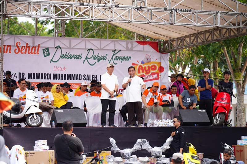Bakal Pasangan Calon Gubernur Riau-Wakil Gubernur Riau Syamsuar-Mawardi Muhammad Saleh saat menghadiri deklarasi di Bangkinang, Kampar, Senin (16/9/2024).