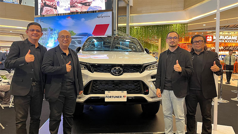Agung Toyota resmi meluncurkan New Fortuner di Living World Pekanbaru, Selasa (17/9/2024).
