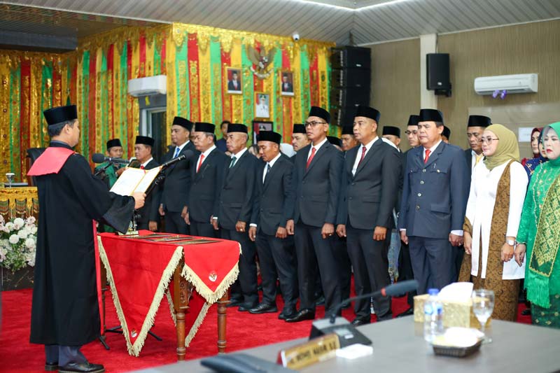 Anggota DPRD Kepulauan Meranti ucapkan sumpah janji di Balai Sidang DPRD Kepulauan Meranti, Kecamatan Tebingtinggi.