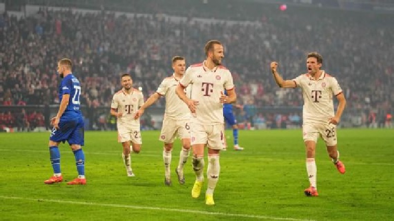 Penyerang Bayern Munchen Harry Kane merayakan golnya ke gawang Dinamo Zagreb di ajang Liga Champions format baru, Rabu (18/9/2024) dini hari WIB.