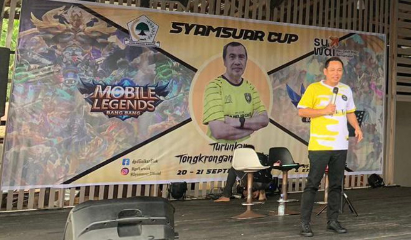 Ketua DPD II Partai Golkar Kabupaten Siak, Indra Gunawan membuka Tournament Mobile Legends Syamsuar Cup di Asia Excellent Kota Siak, Sabtu (21/9/2024).