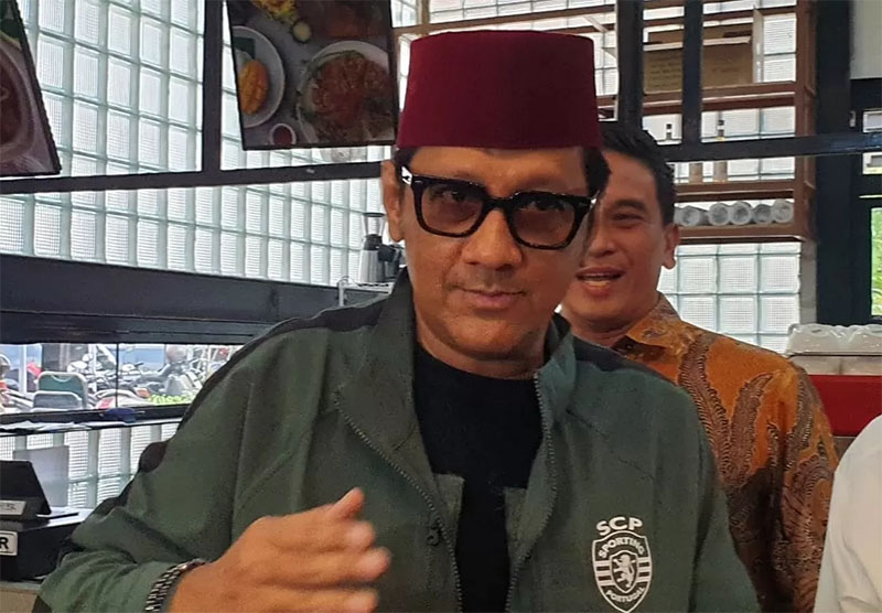 Andre Taulany meminta netizen supaya tidak menyudutkan salah satu pihak dalam masalah perceraian dengan istrinya.