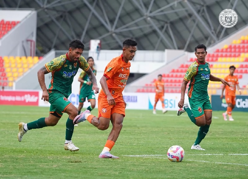 Duel Persiraja Banda Aceh (oranye) melawan Sriwijaya FC pada matchday keempat Grup A Liga 2 dimenangkan tuan rumah 1-0.