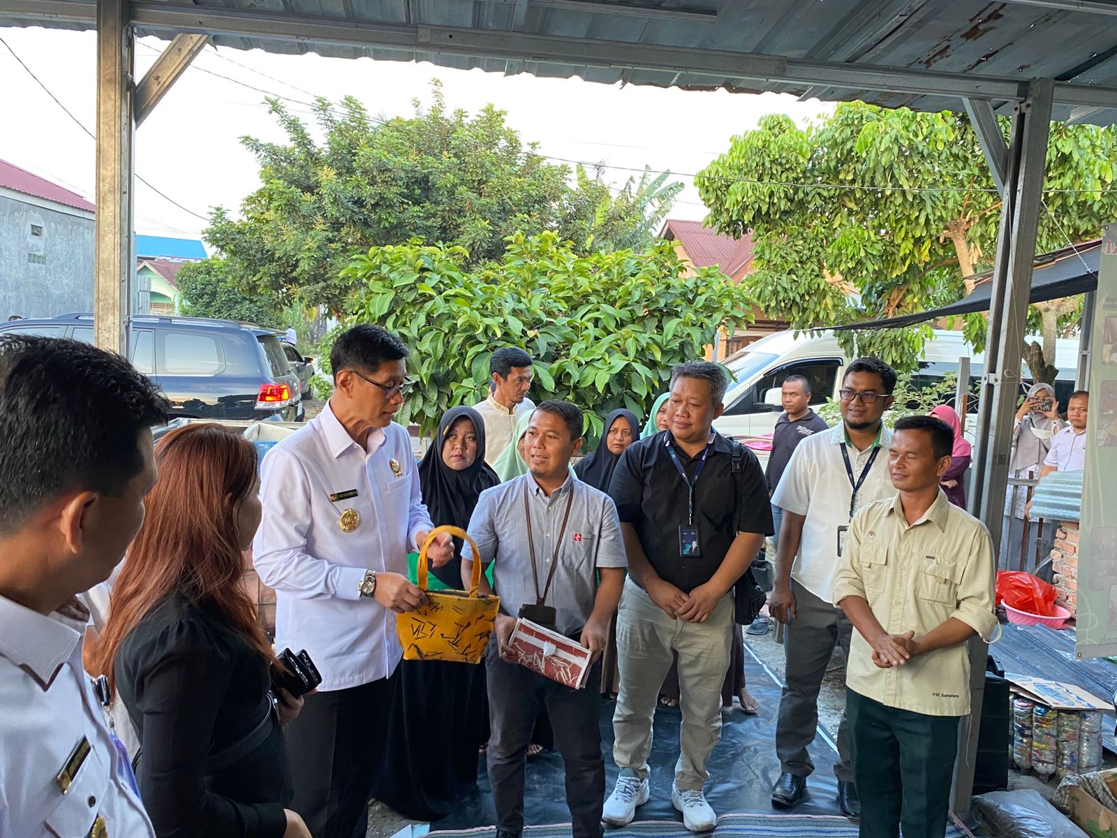 Tim Wantannas RI saat berkunjung ke Bank Sampah Cinta Lestari yang berada Desa Kualu, Kecamatan Tambang, Kampar, baru-baru ini.