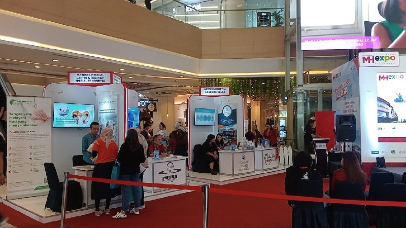 Belasan rumah sakit terkemuka Malaysia, membuka stand di Malaysia Healthcare Expo (MHexpo) 2024 di Living world Pekanbaru, Jumat (27/9/2024).Prapti Dwi Lestari